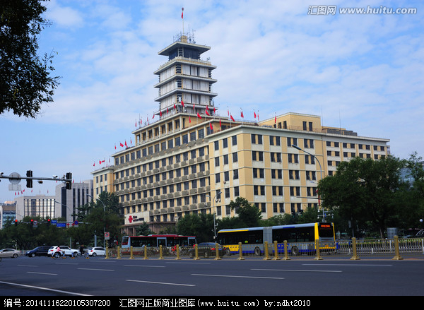 熱烈祝賀和長安街 中國聯(lián)通大廈 景觀照明改造項(xiàng)目亮燈